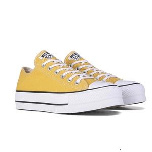 Women's size 8 Chuck Taylor All Star Lift Platform Sneaker.
